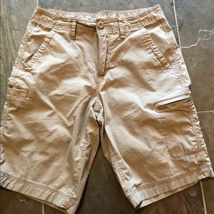 Men’s Urban Pipeline ultimate flex shorts. Size 29